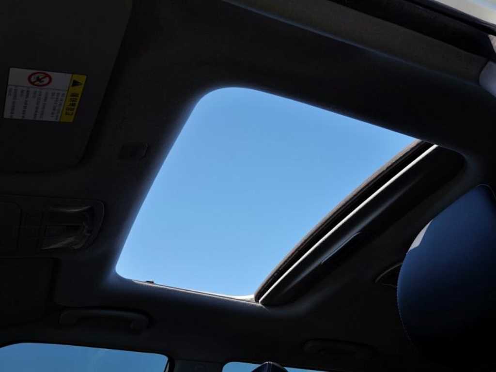 Ssangyong Tivoli - Vista 9