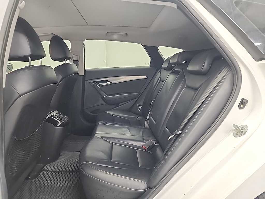 HYUNDAI i40 - Vista 12