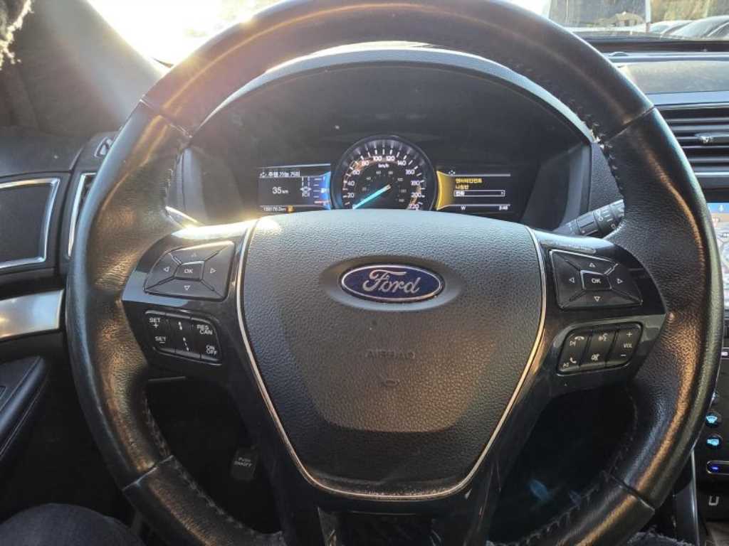 Ford Explorer - Vista 9