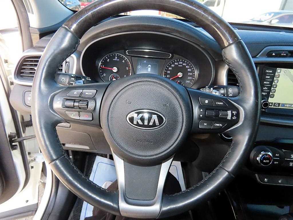 KIA Sorento - Vista 8