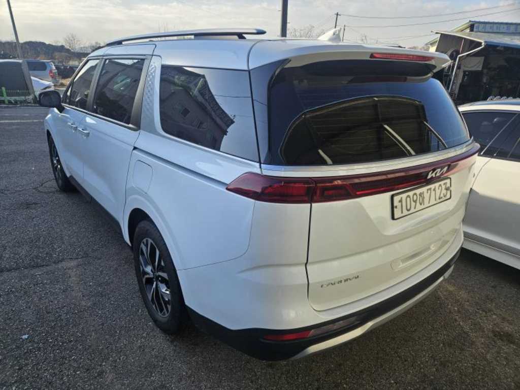 KIA Carnival - Vista 4