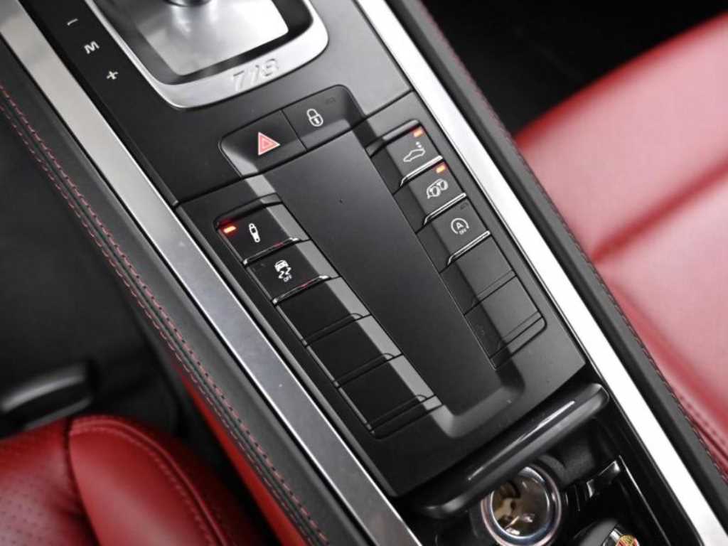 Porsche 718 - Vista 12