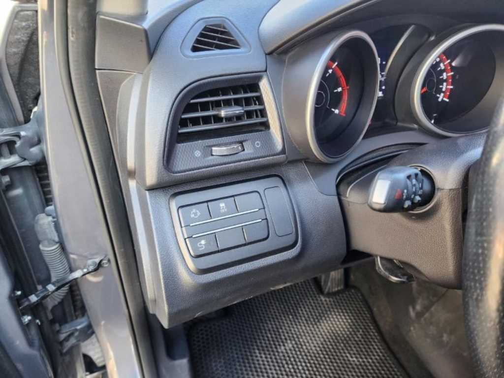 Ssangyong Tivoli - Vista 12