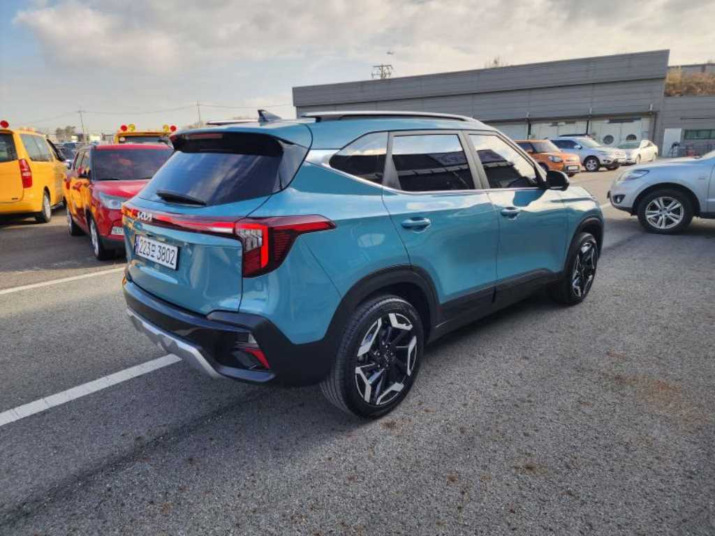 KIA Seltos - Vista 6