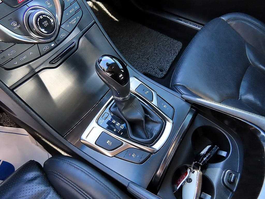 HYUNDAI Grandeur - Vista 10