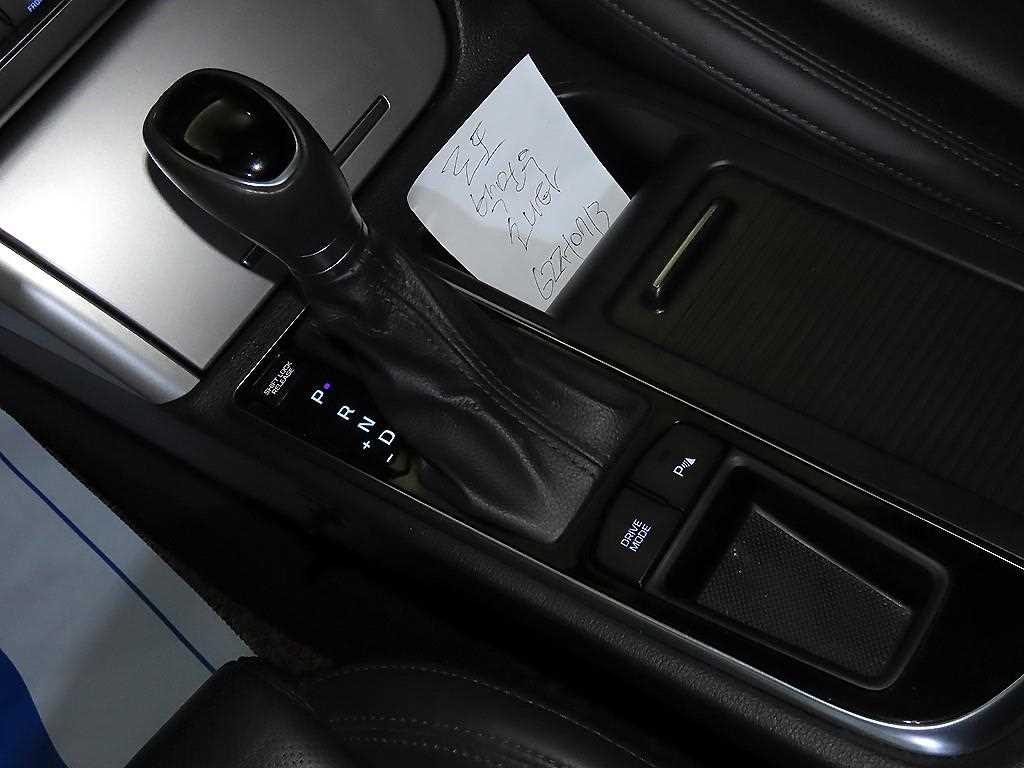 HYUNDAI Sonata - Vista 12