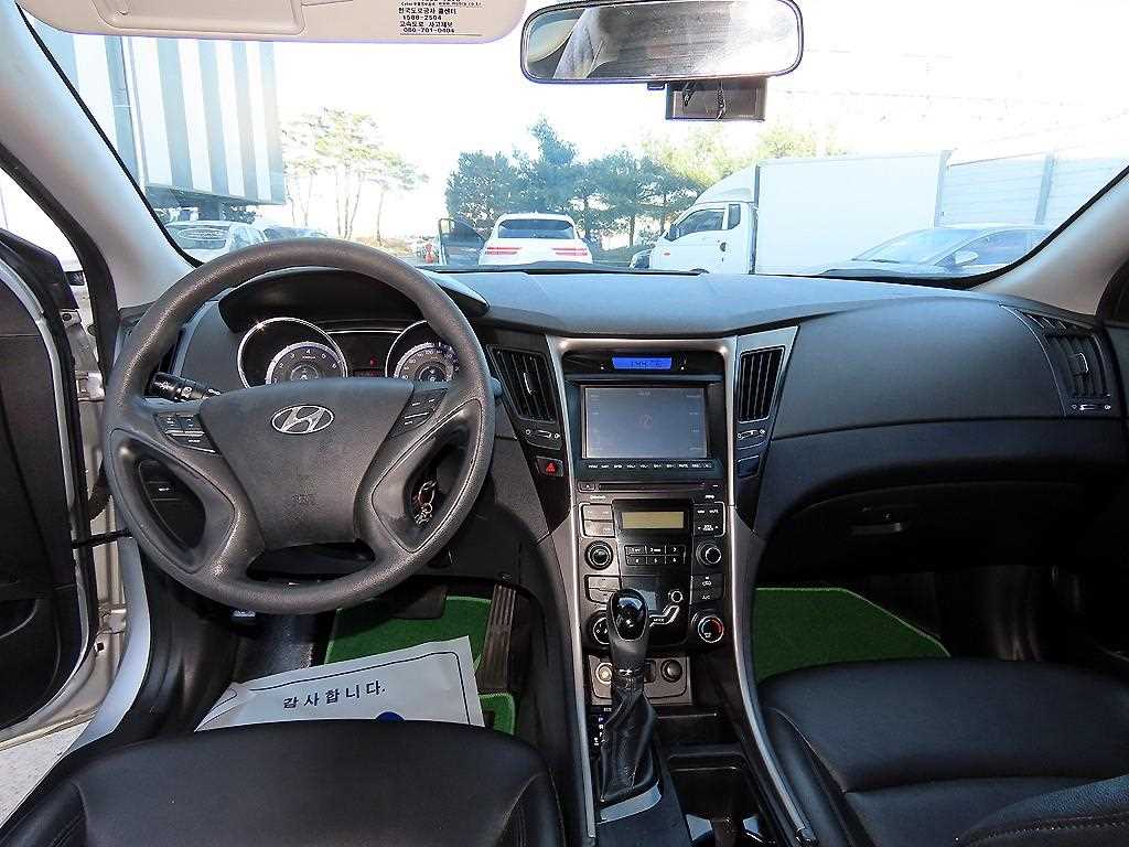 HYUNDAI Sonata - Vista 7