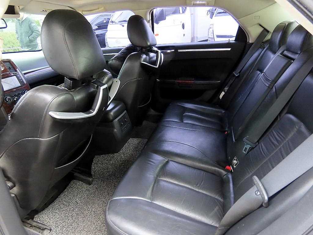 Chrysler 300C - Vista 6