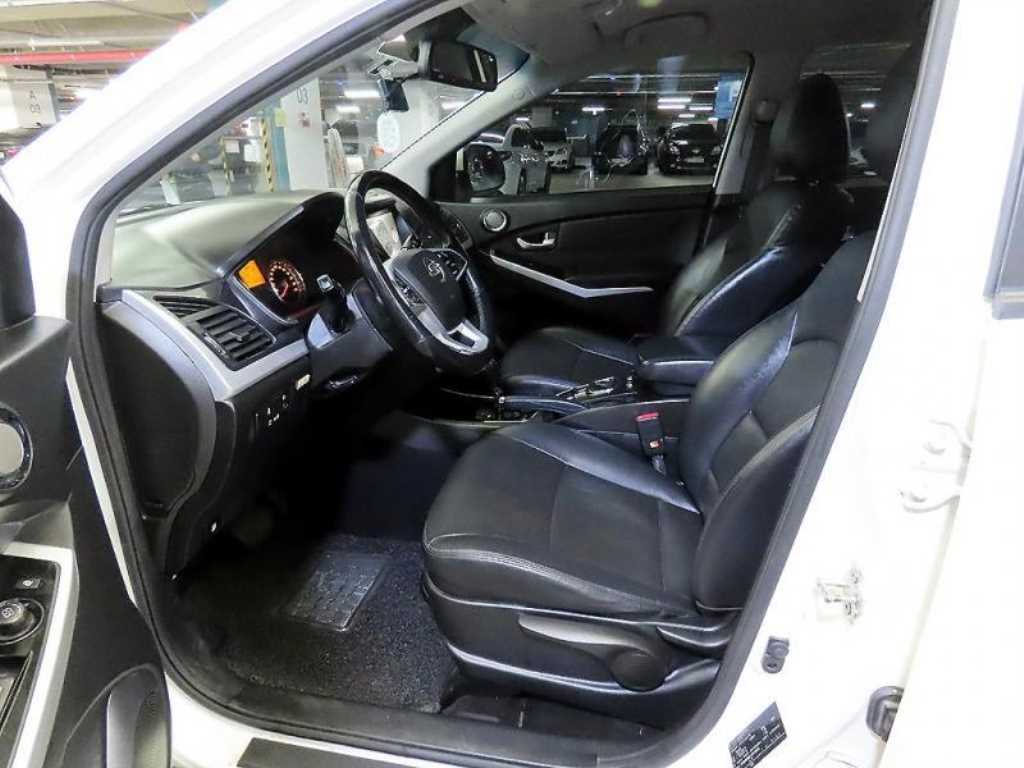 Ssangyong Korando - Vista 6