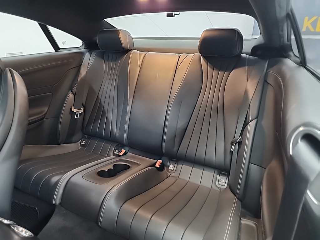 Mercedes Benz E class - Vista 12