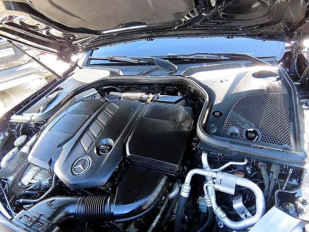 Mercedes Benz E class 2018 Negro - Importación desde Corea - HF Imports Iquique - Foto 19