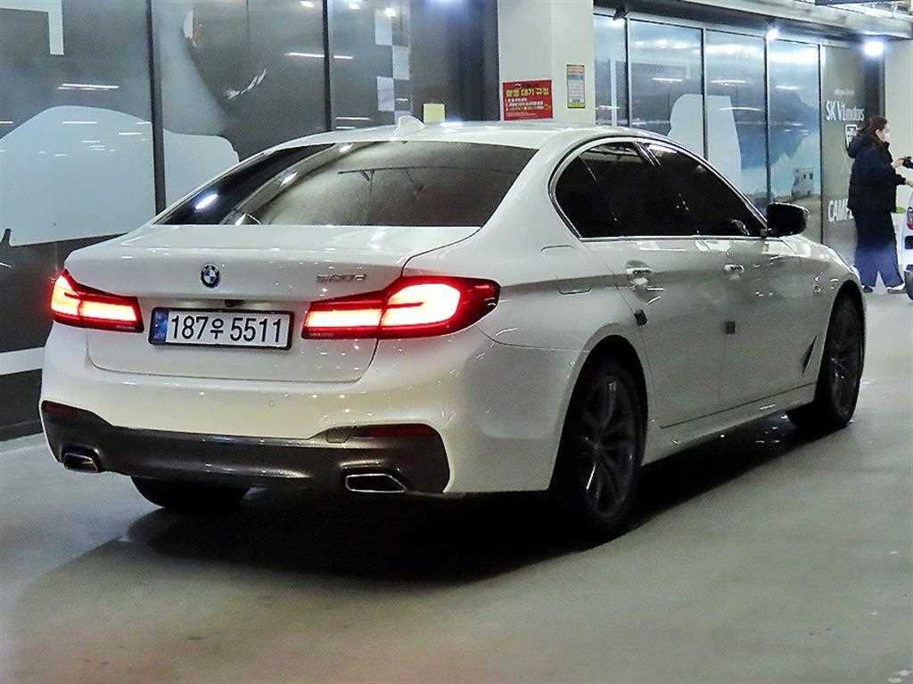 BMW 5 Series - Vista 4