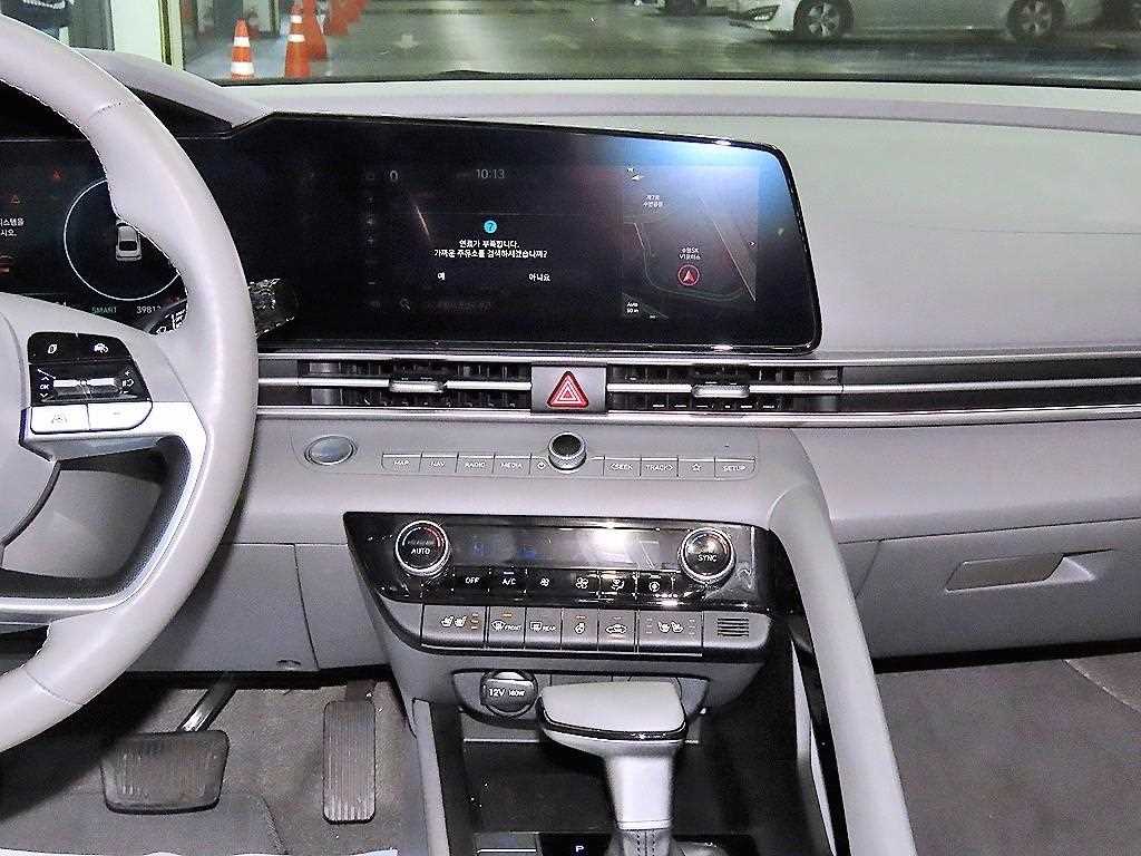 HYUNDAI Avante - Vista 11