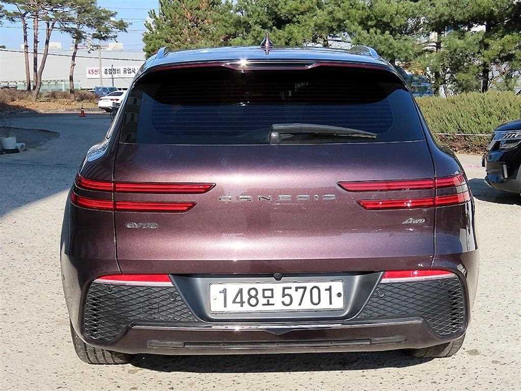 Genesis GV70 - Vista 4