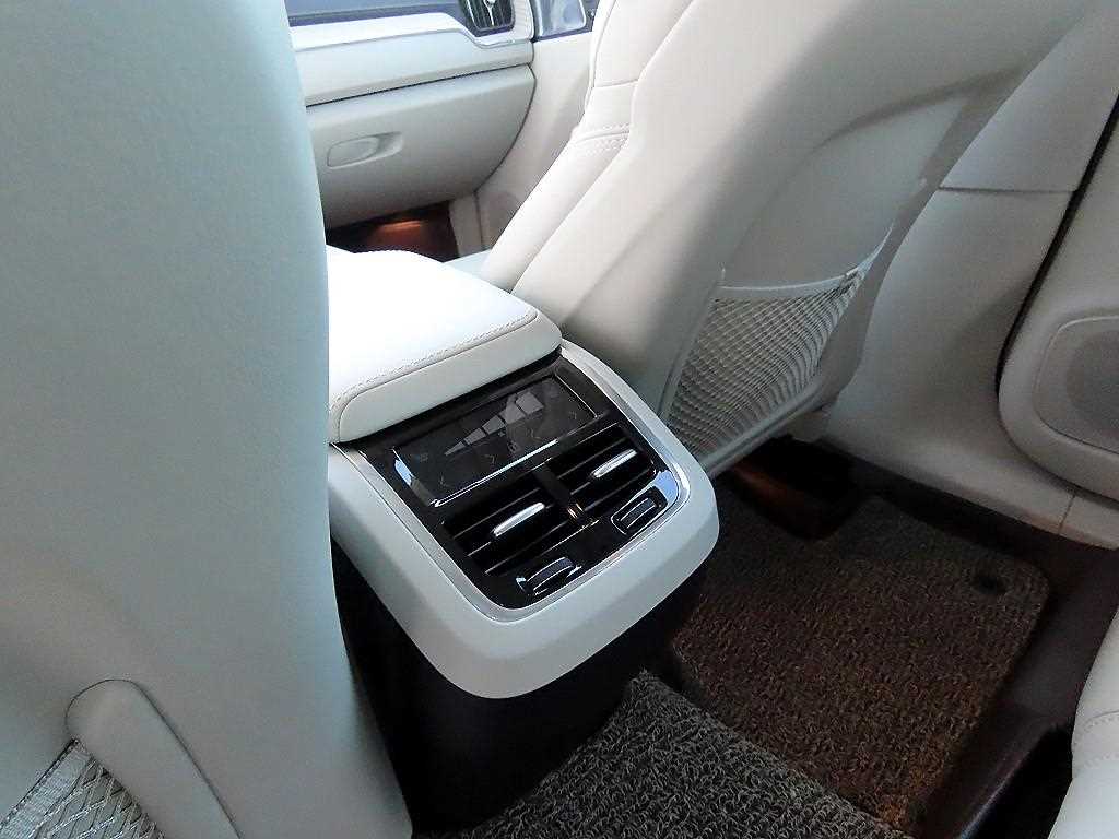 Volvo XC60 2024 Blanco - Importación desde Corea - HF Imports Iquique - Foto 15