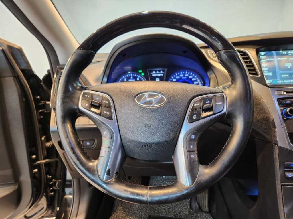 HYUNDAI Grandeur - Vista 8