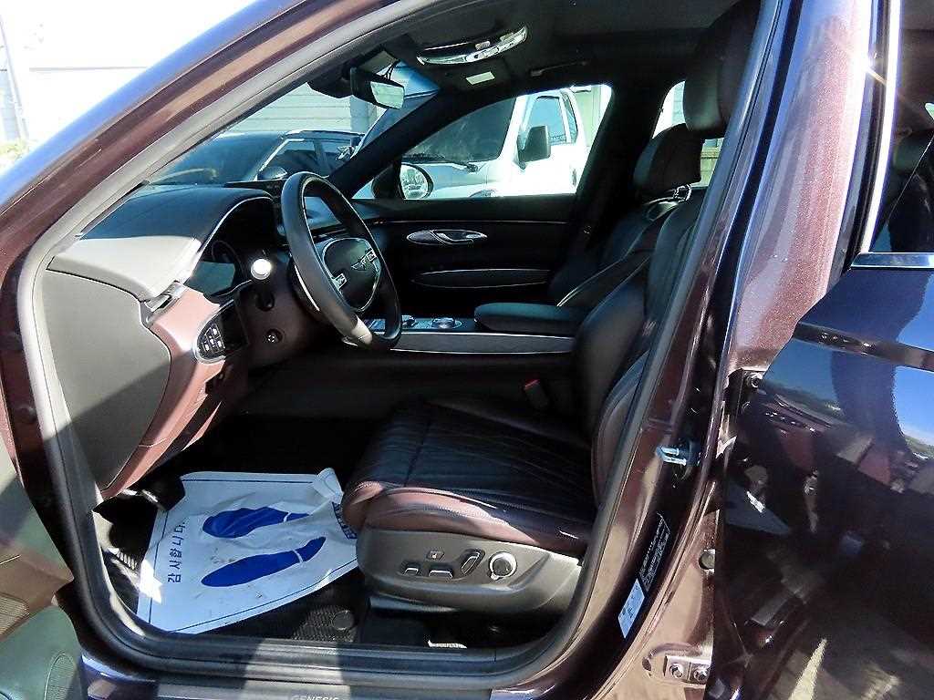 Genesis GV70 - Vista 5