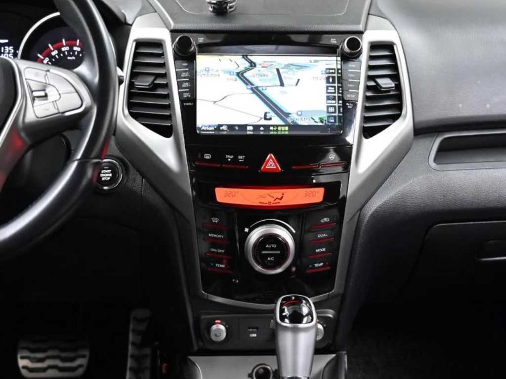 Ssangyong Tivoli - Vista 5