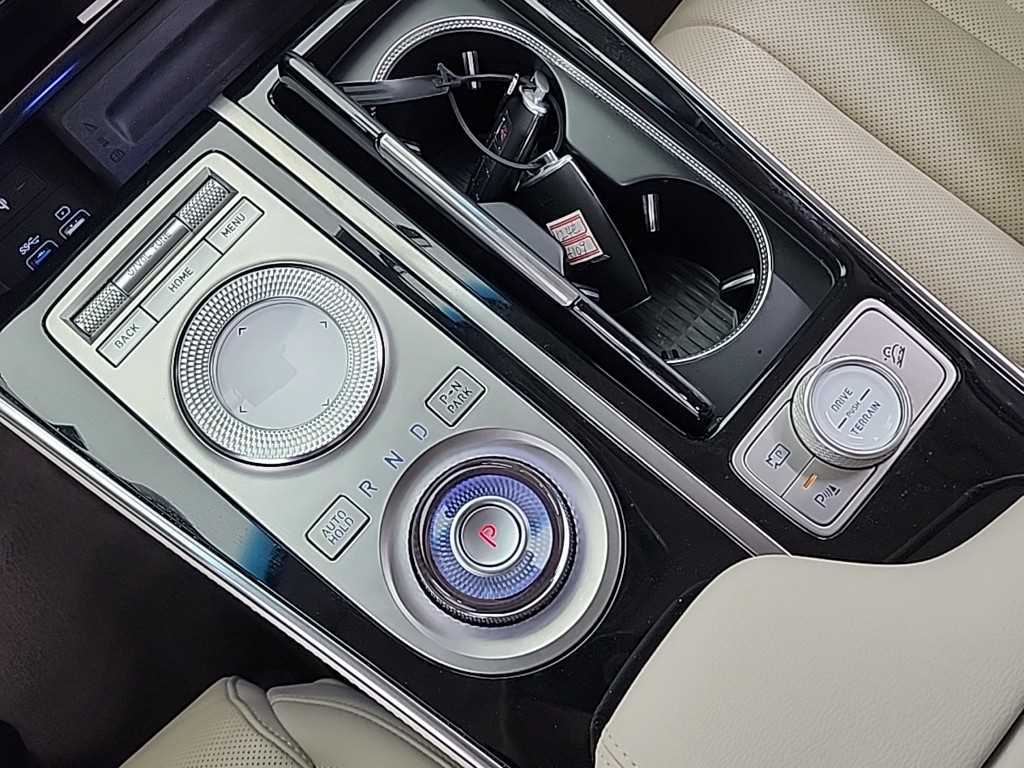 Genesis GV80 - Vista 8