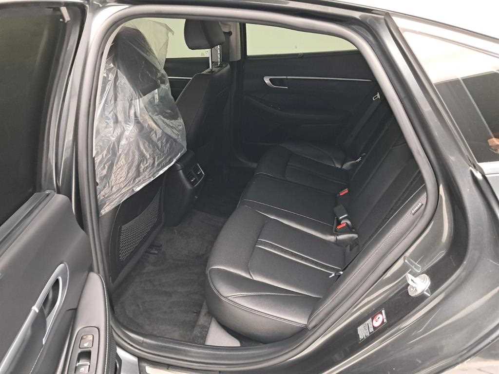 HYUNDAI Sonata - Vista 12