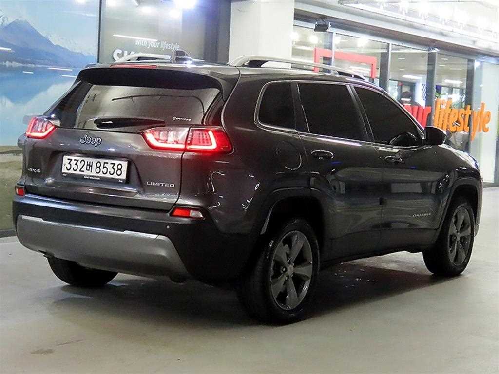 Jeep Cherokee - Vista 4