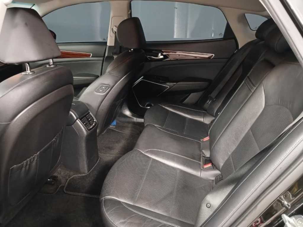 KIA K7 - Vista 8