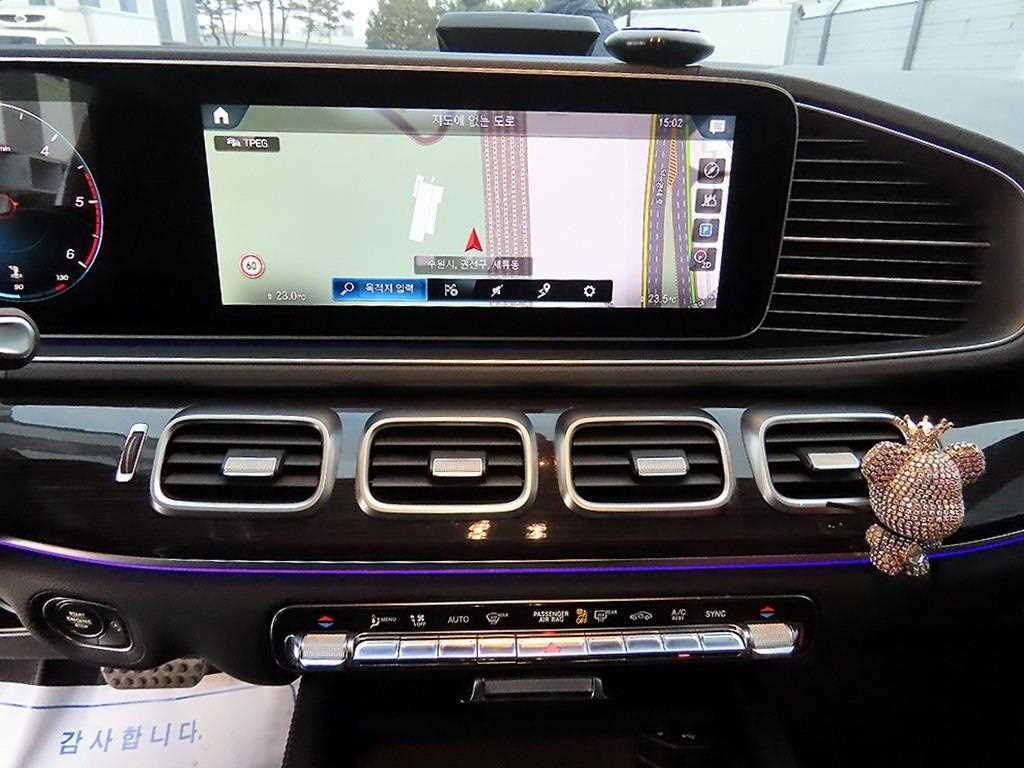 Mercedes Benz GLE Class - Vista 12