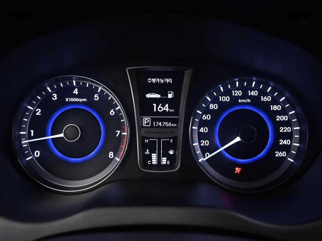 HYUNDAI Grandeur - Vista 8