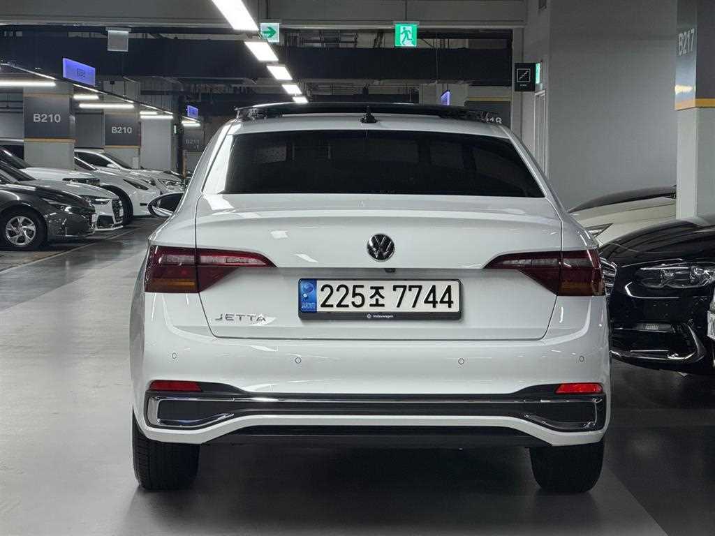 Volkswagen Jetta - Vista 4