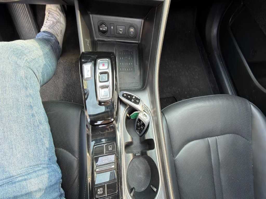 HYUNDAI Sonata - Vista 11