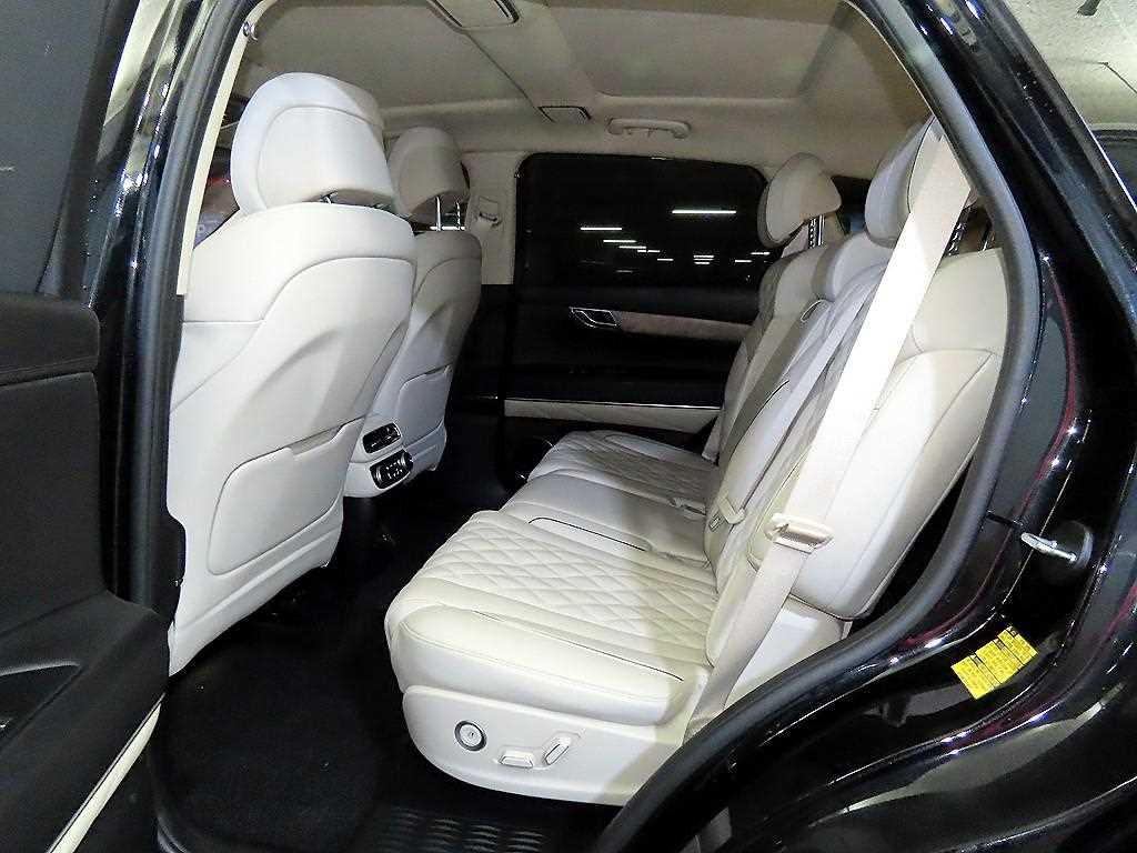 Genesis GV80 - Vista 7