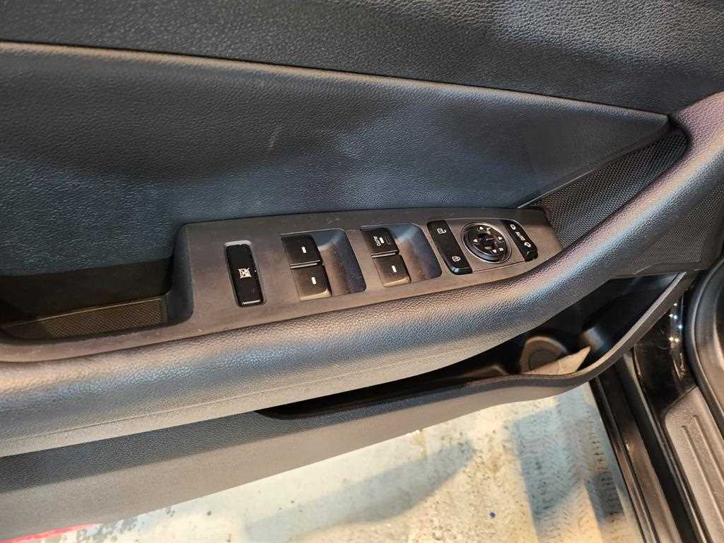 HYUNDAI Sonata - Vista 11