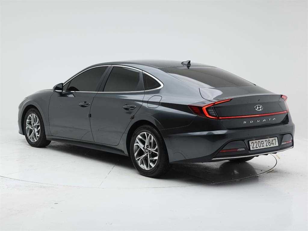 HYUNDAI Sonata - Vista 4