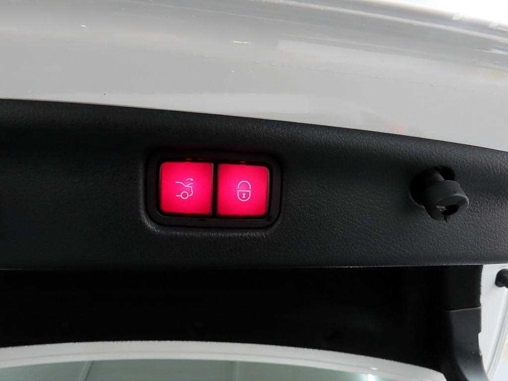 Mercedes Benz C Class 2022 Blanco - Importación desde Corea - HF Imports Iquique - Foto 18