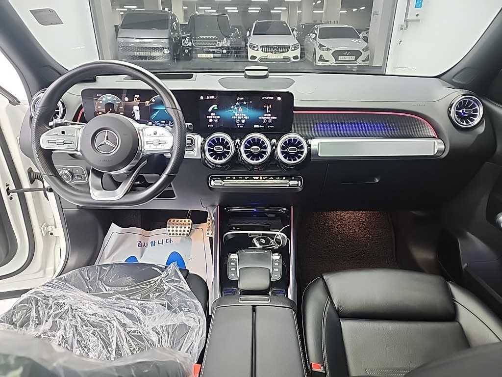 Mercedes Benz EQB - Vista 7