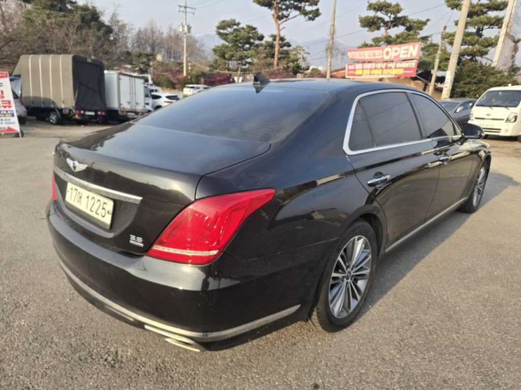 Genesis EQ900 - Vista 4