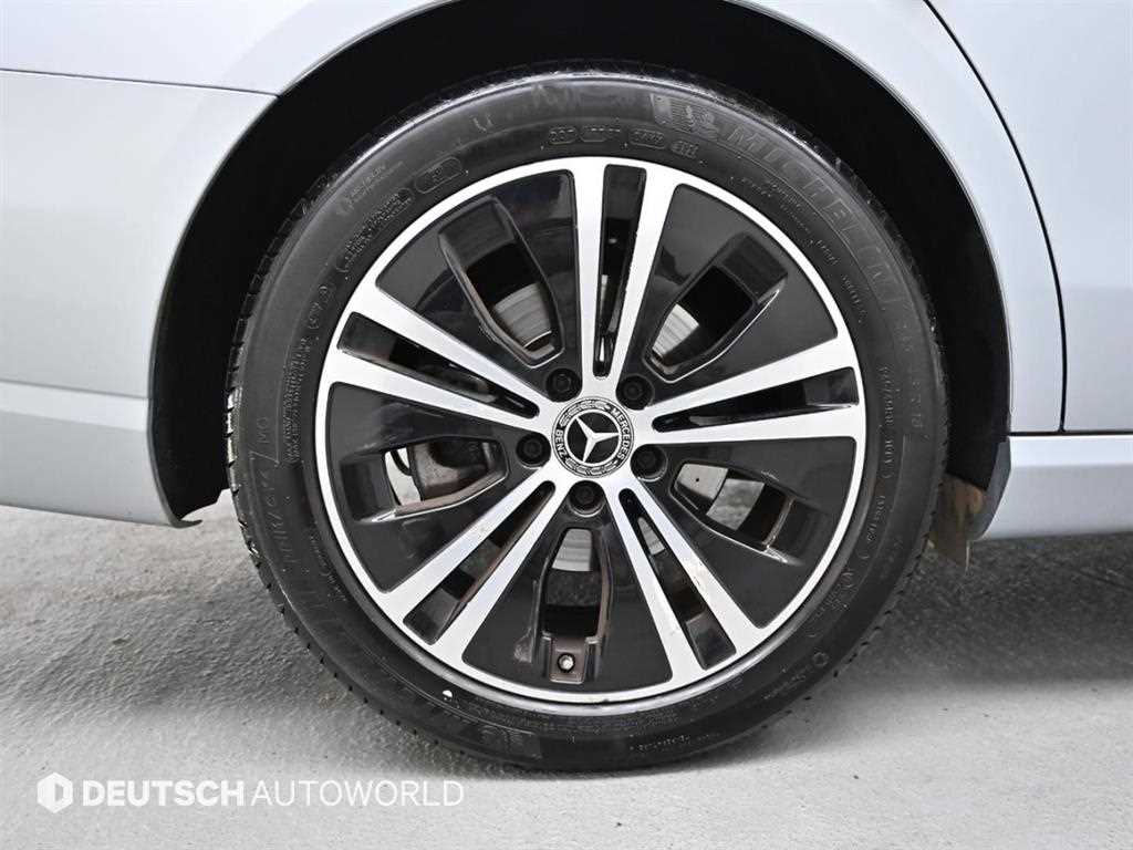 Mercedes Benz E class - Vista 5