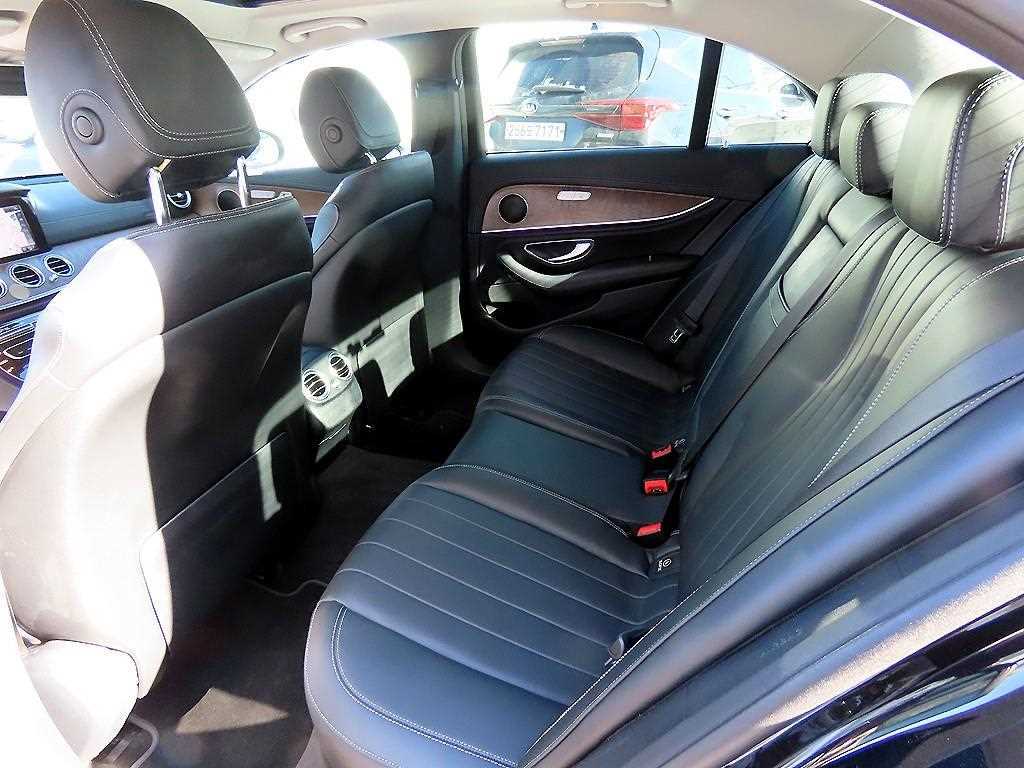 Mercedes Benz E class - Vista 6