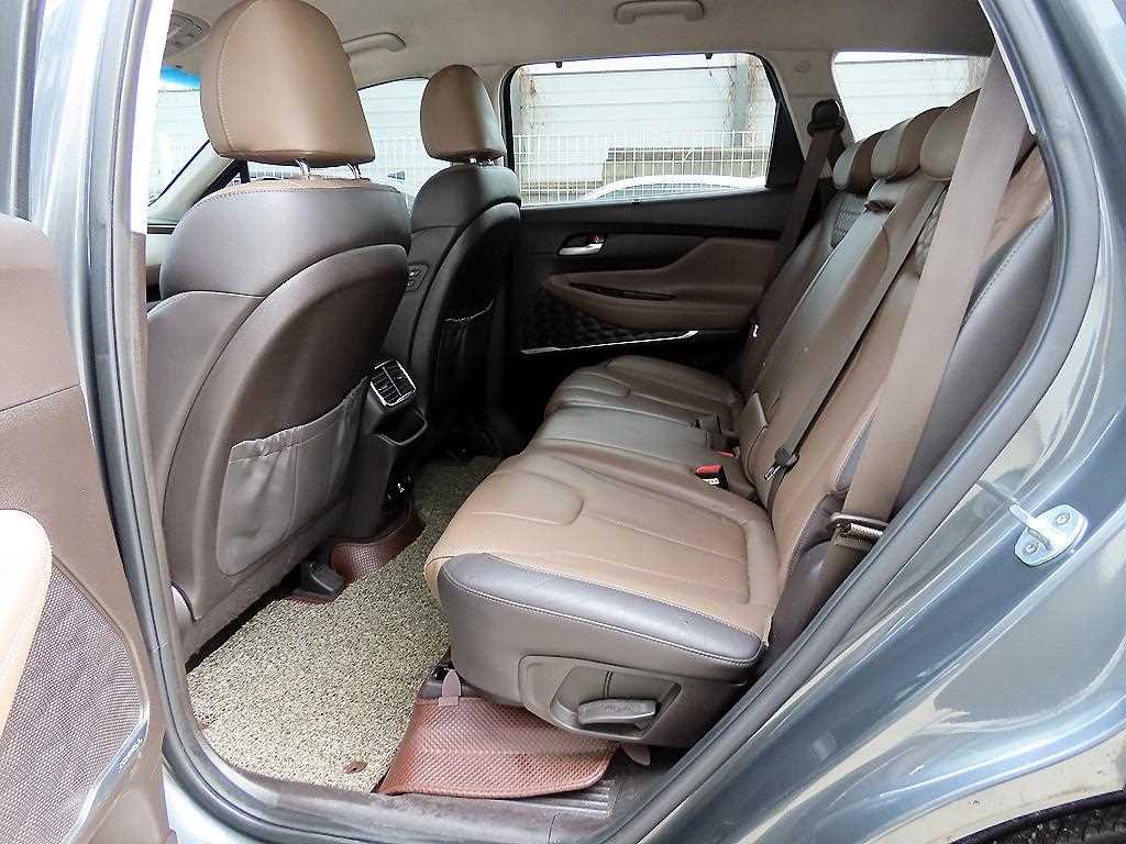 HYUNDAI Santa Fe - Vista 6