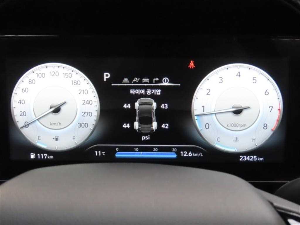 HYUNDAI Avante - Vista 5