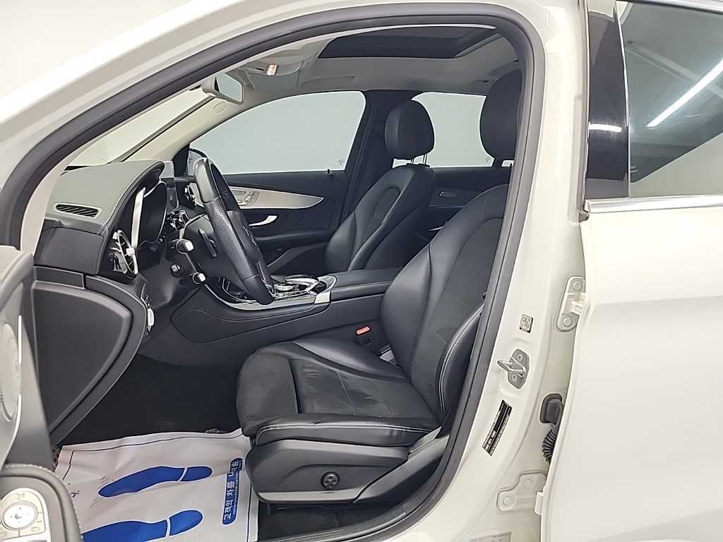 Mercedes Benz GLC Class - Vista 11