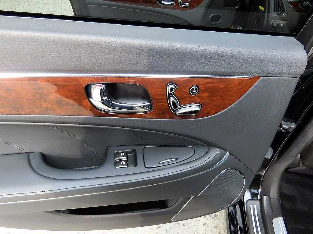 HYUNDAI Equus 2010 Negro - Importación desde Corea - HF Imports Iquique - Foto 17