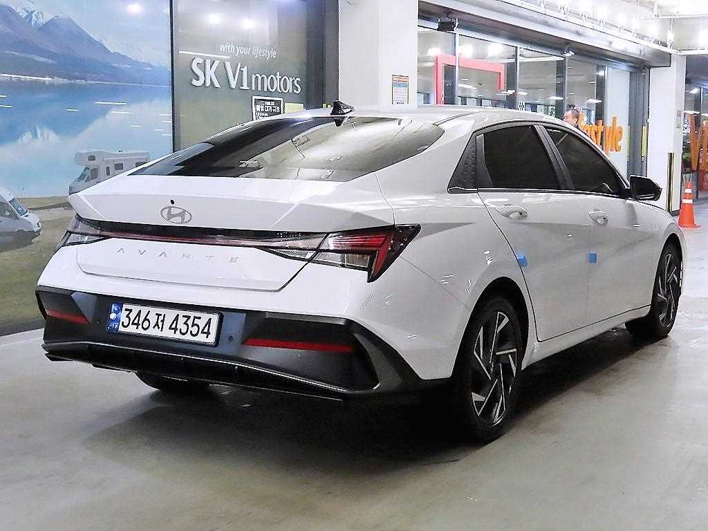 HYUNDAI Avante - Vista 4