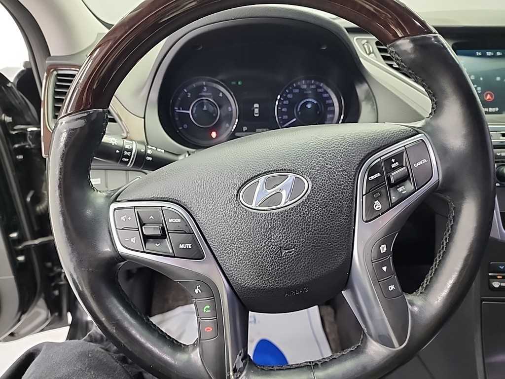 HYUNDAI Grandeur - Vista 9