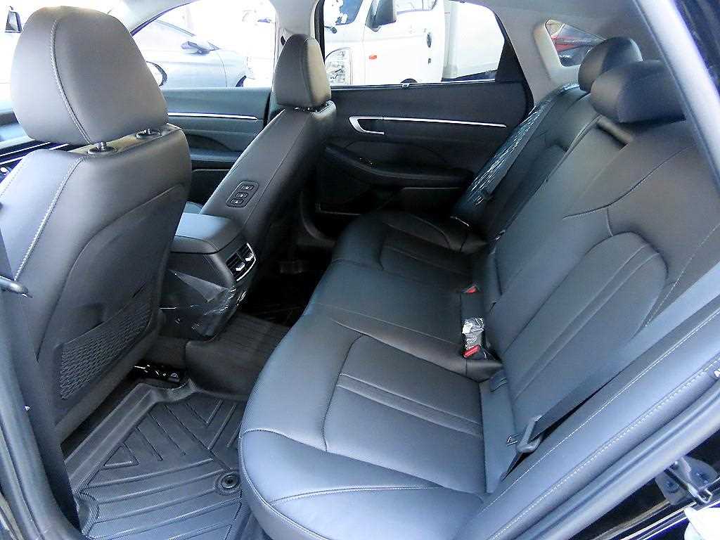 HYUNDAI Sonata - Vista 6