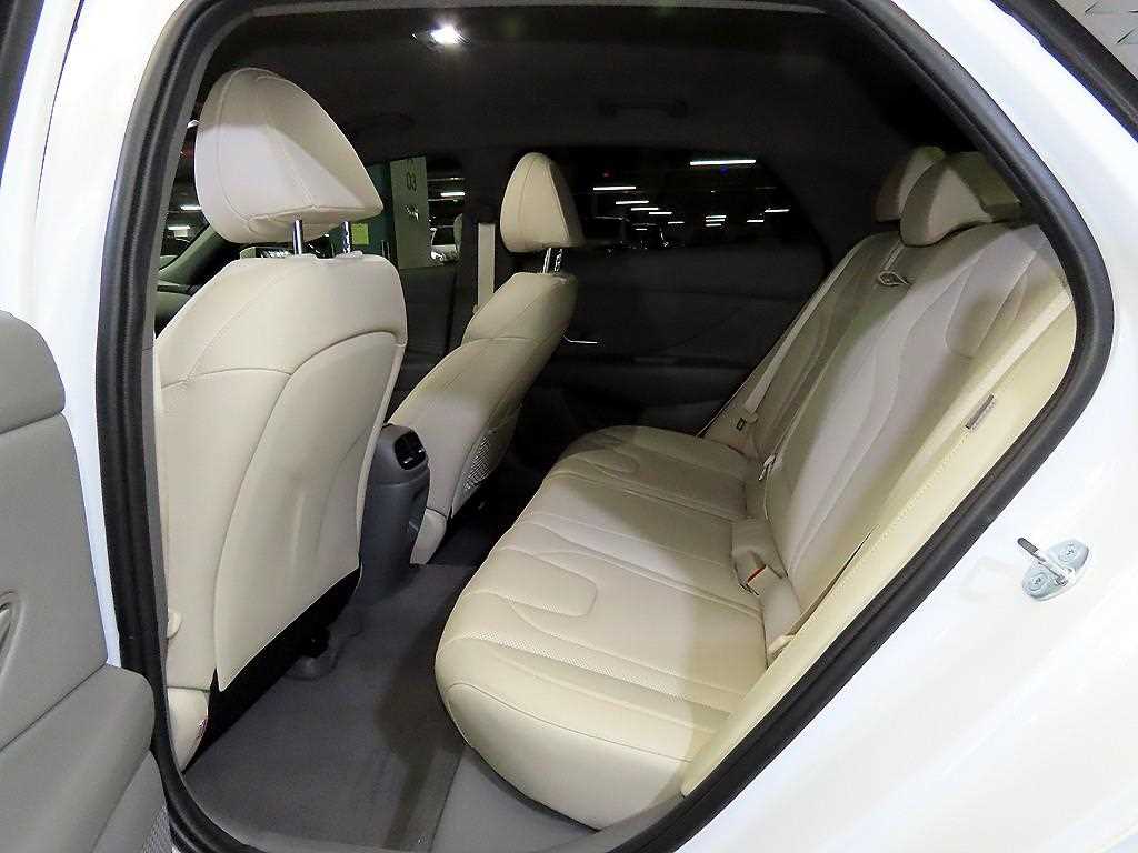 HYUNDAI Avante - Vista 7