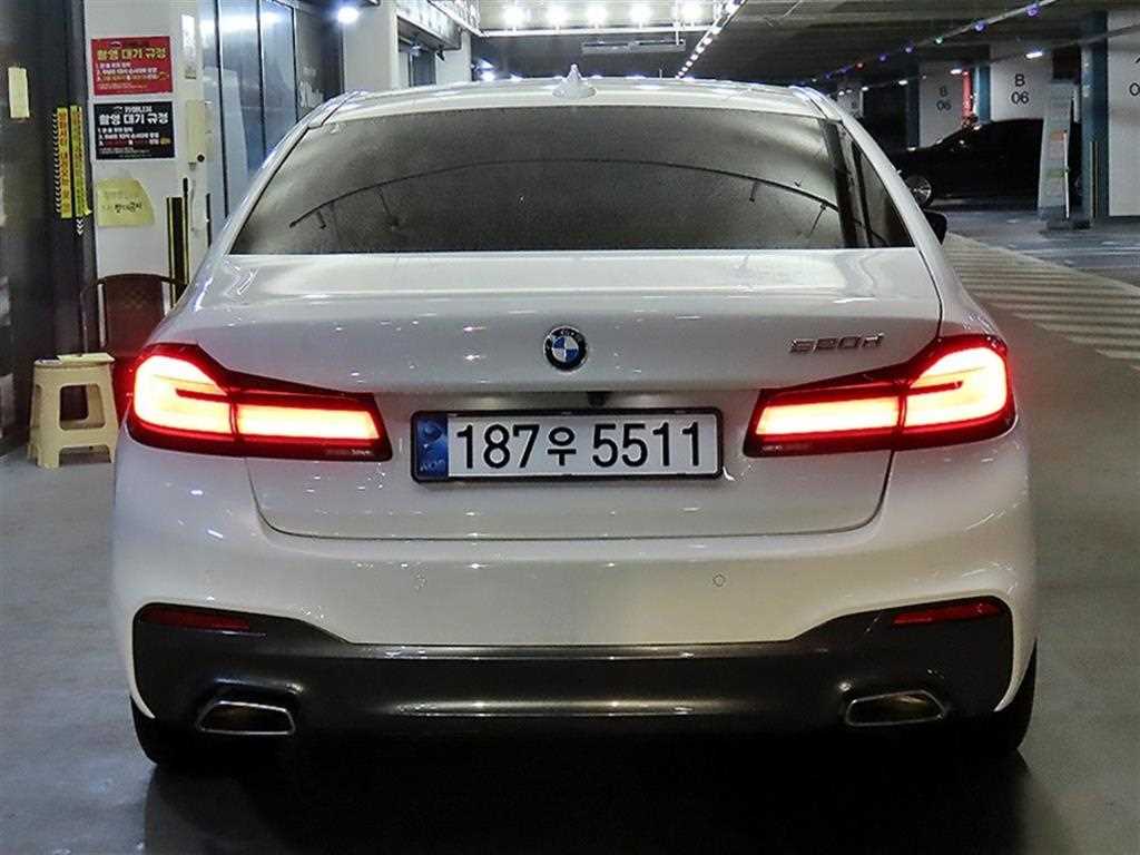 BMW 5 Series - Vista 5