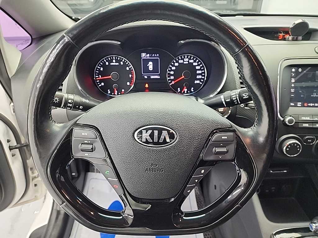 KIA K3 - Vista 9