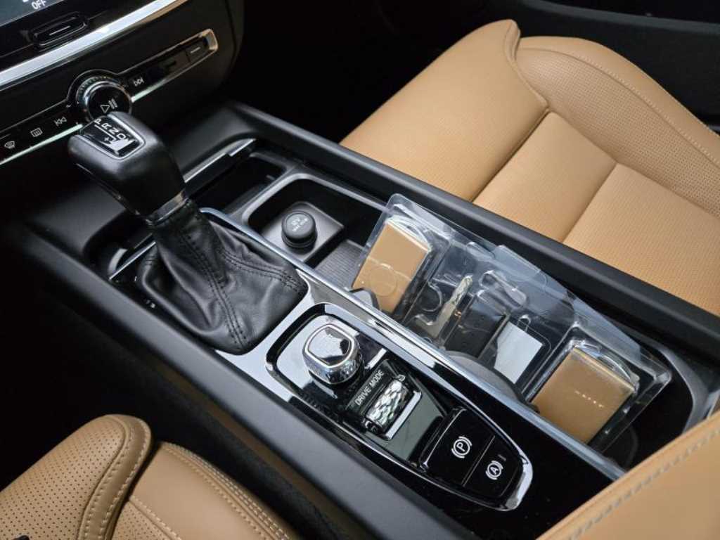 Volvo V60 2020 Negro - Importación desde Corea - HF Imports Iquique - Foto 13