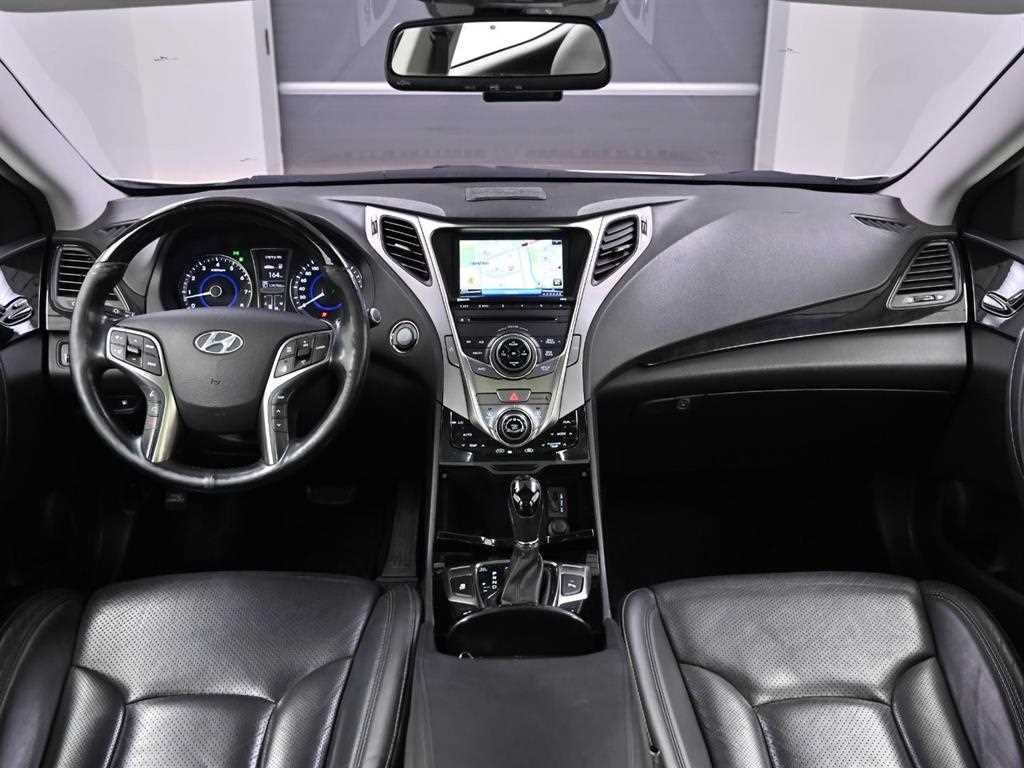 HYUNDAI Grandeur - Vista 7